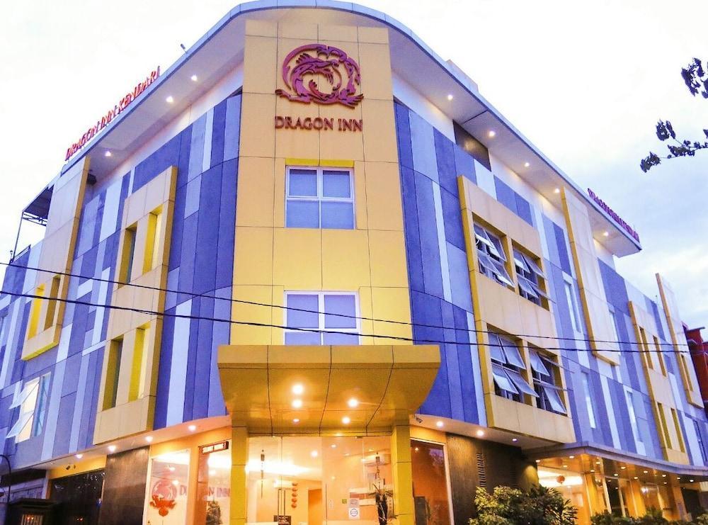 Dragon Inn Kendari Exterior photo