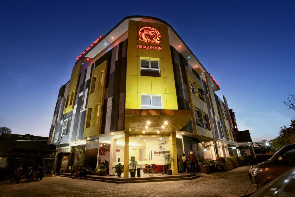 Dragon Inn Kendari Exterior photo